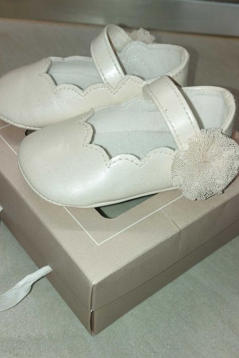 Обувки бебе Mayoral. Подходящи за официален повод.