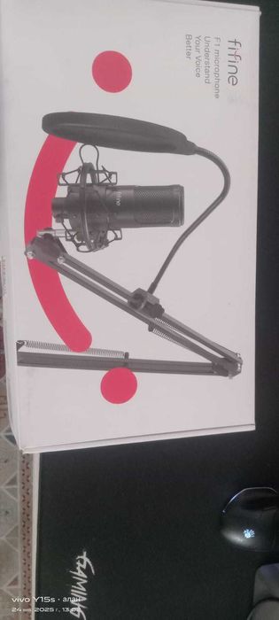 Здравствуйте продам срочно  микрофон fifine