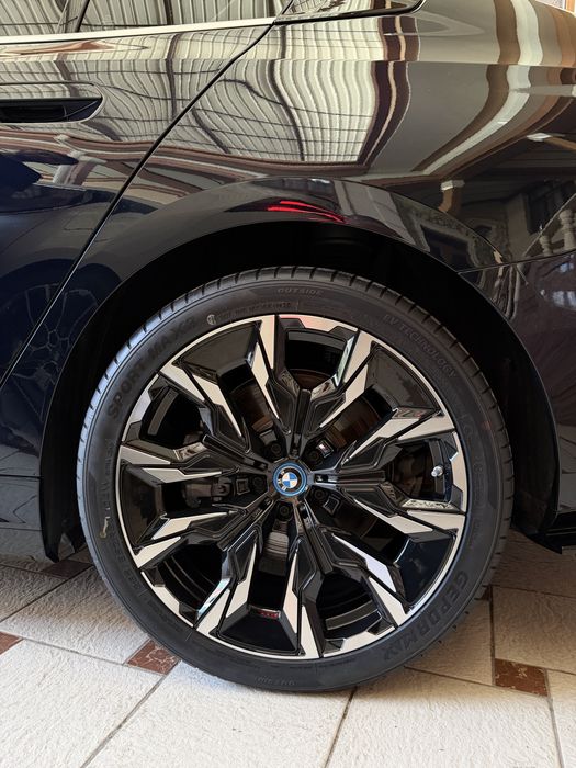 BMW i5edrive m40L