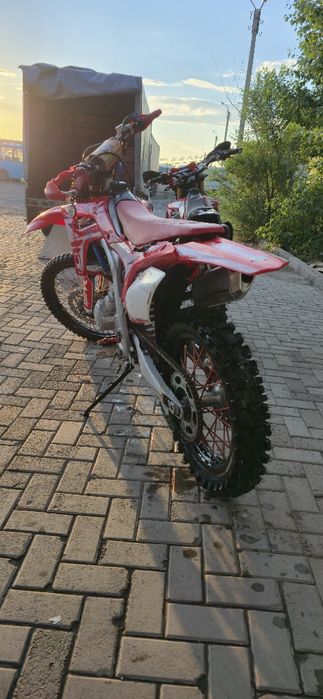 Мотоцикл Эндуро 250 см³