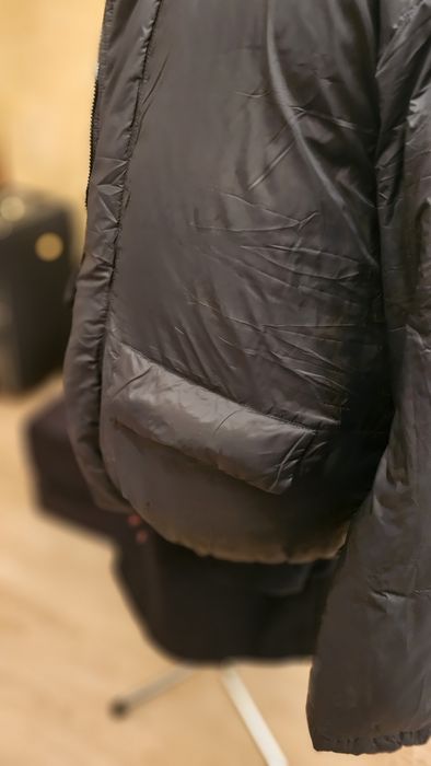 Продаётся отличная куртка пуховик.