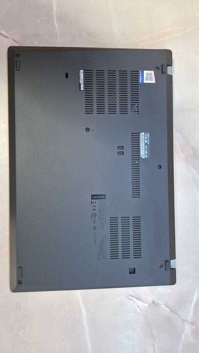 Vând laptop Lenovo ThinkPad T490 i5 16GB RAM 512 SSD