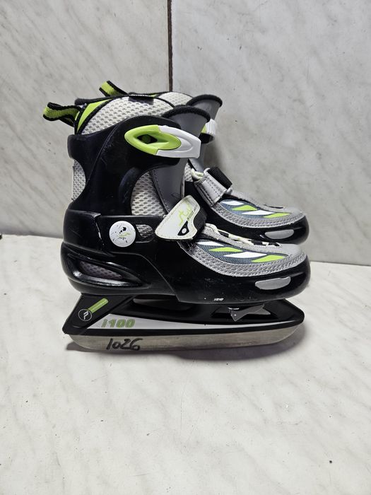 Patine 1026 gheata reglabile   marime 32-33-34-35 .