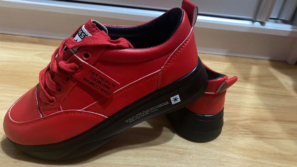 Женские ботинки