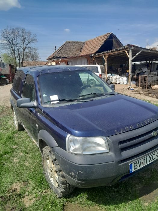 Vând Land Rover 2 L anul 2003