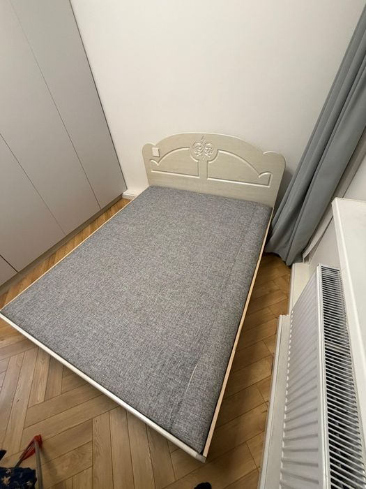 Двуспальная кровать