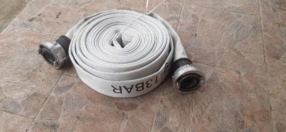 Vând motopompa pe benzina  și 10 furtunuri a cate 20m