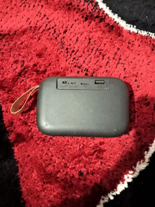 Vând boxa bluetooth in stare buna