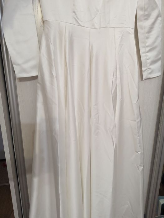 платье атласное белое