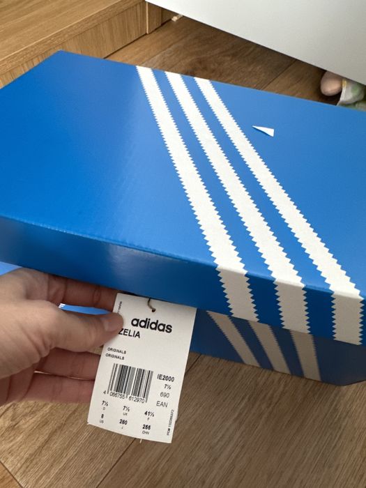 Оригинал адидас, новый
