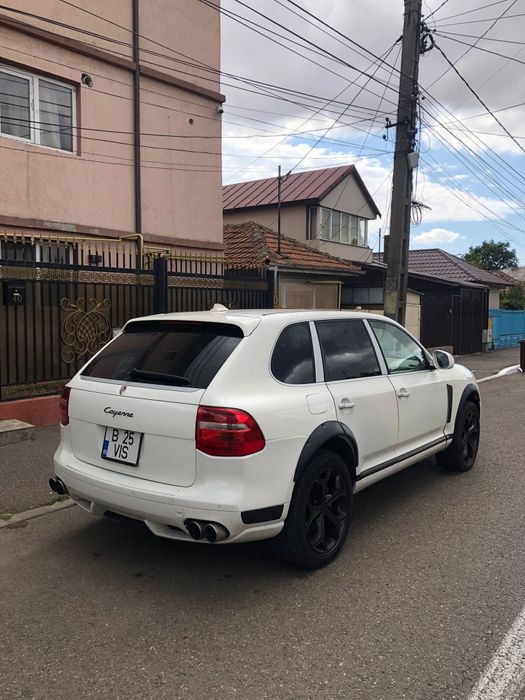 Vând Porsche Cayenne