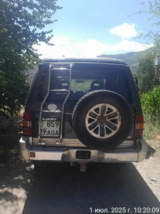 Машина пажеро 1993