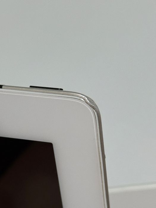 Apple iPad 4 (9.7 inch, 16GB, Cellular + Wi-Fi) + Husă