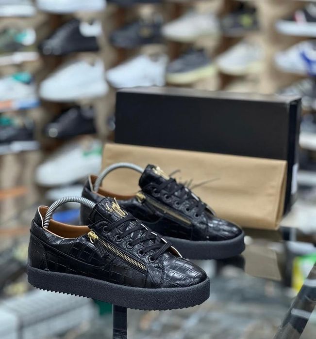 Sneackers premium giuseppe zanotti, alexander mcqueen