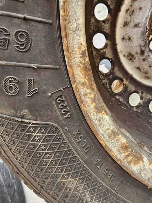 Зимни гуми с джанти 5х120 15 за бмв