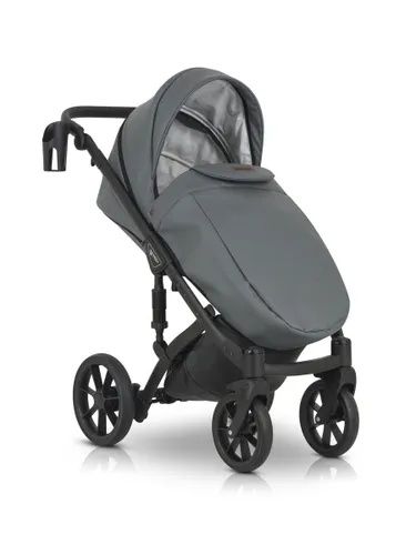 Продам детскую коляску 3 в 1