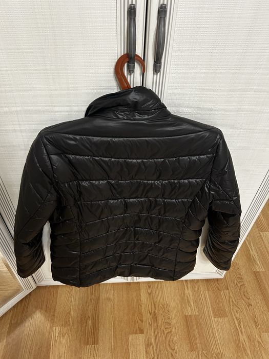 Продам женские куртки