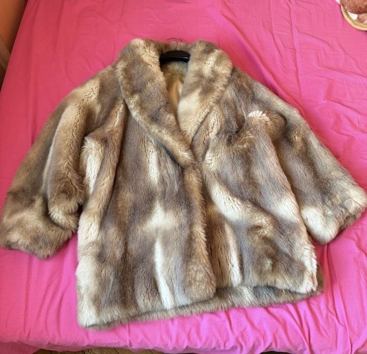 Haina blana vulpe argintie