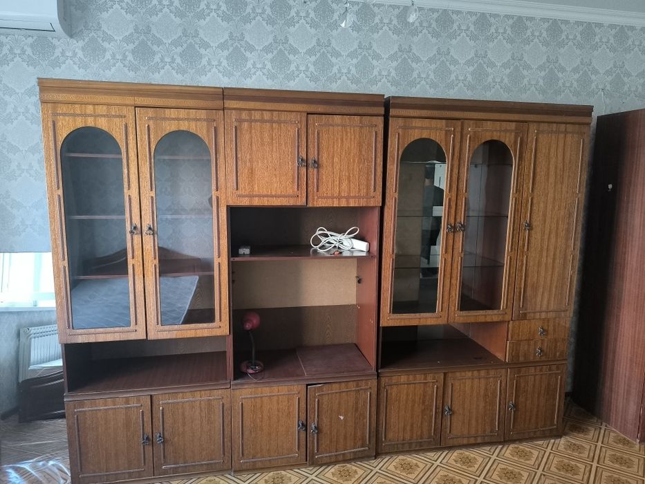 Мебел шкаф полки