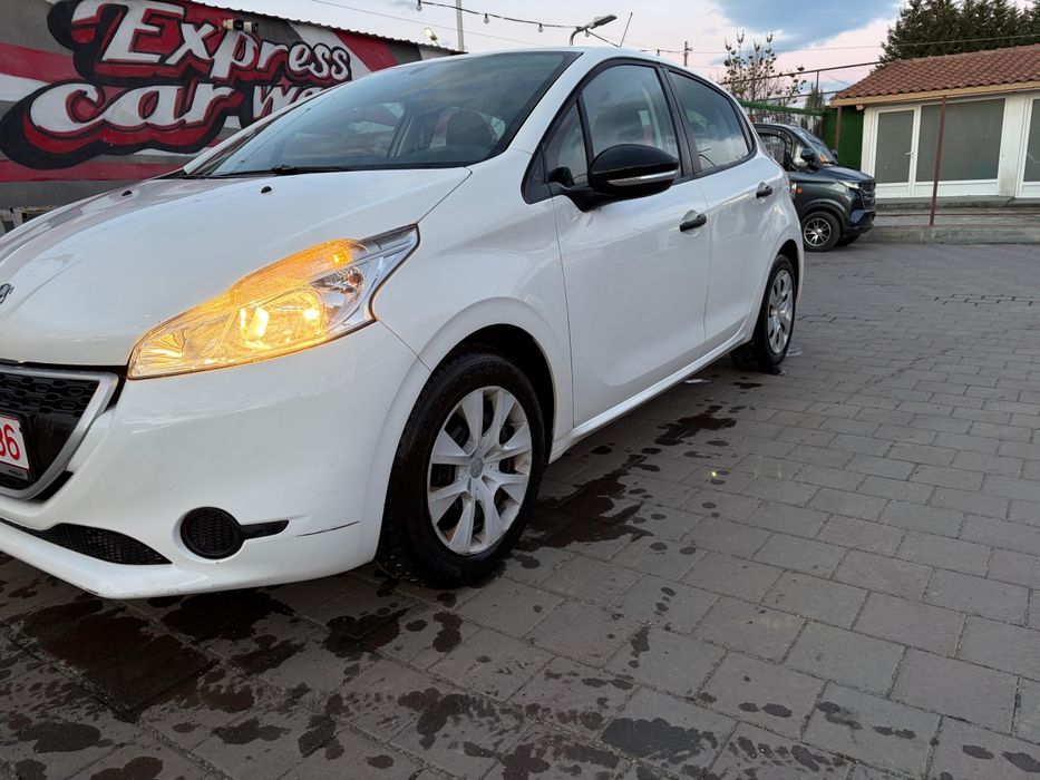 Peugeot 208 euro 5  2014