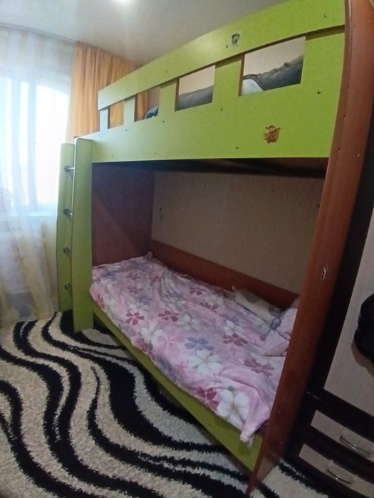 Продам  детскую двухъярусная кровать