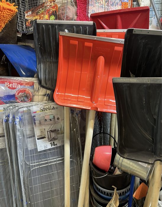 Лопаты для снега .Шкребки.Мётла. Корыто