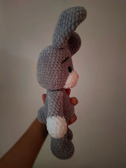 Плюшевый зайчонок