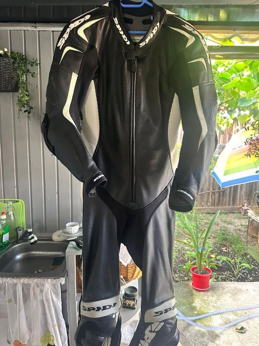 Echipament moto de vanzare