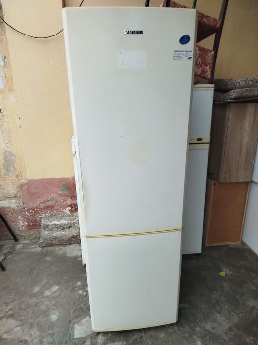 Холадилник сотилади