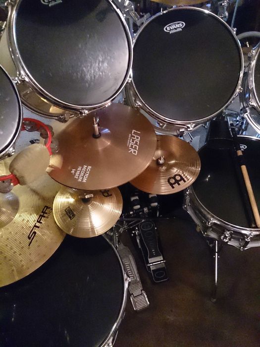 Голям комплект барабани Амати