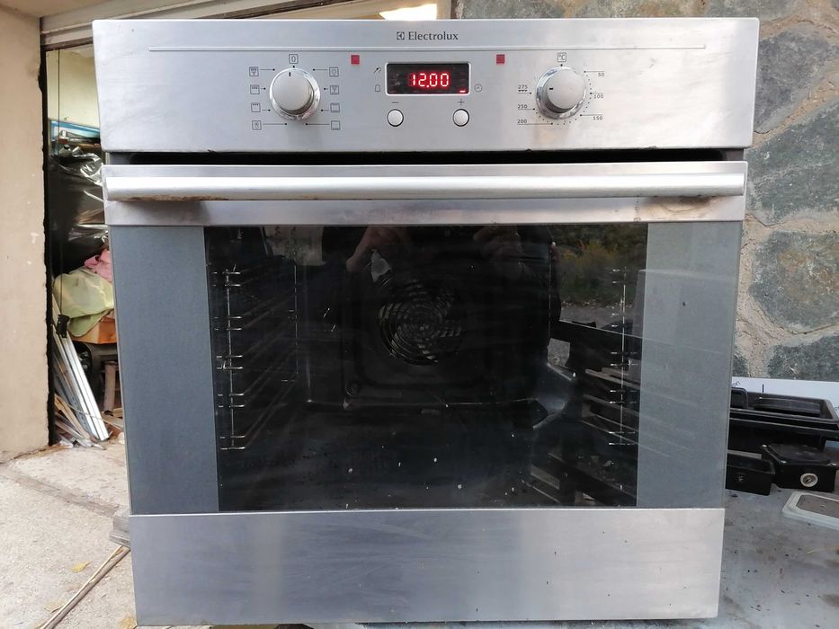 Продавам Фурна за вграждане