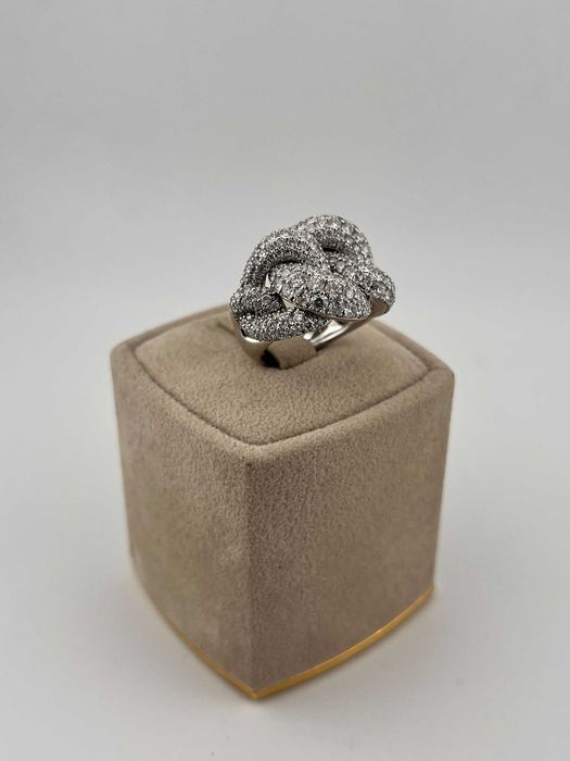 Кольцо-плетёнка с бриллиантами