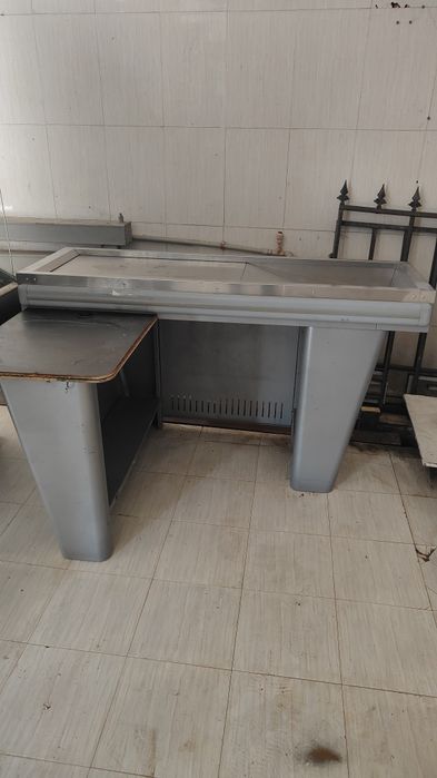 Кассовый стол для магазина