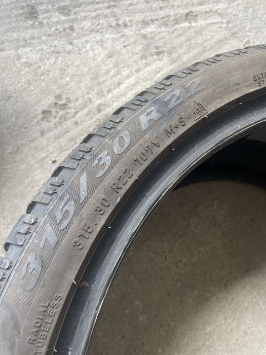 Set Anvelope BMW 275 35 22 315 30 22 Pirelli Winter 2