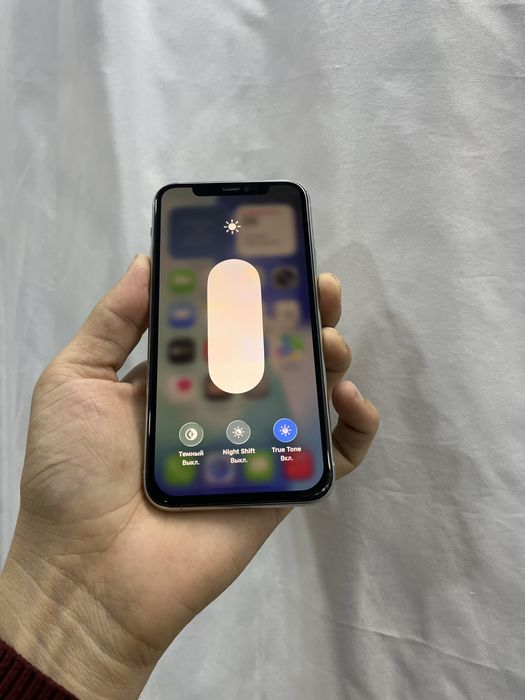 IPhone 11 Pro 64GB.         .