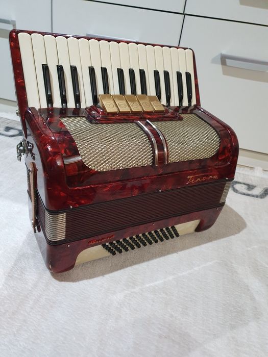Vând Acordeon Italian