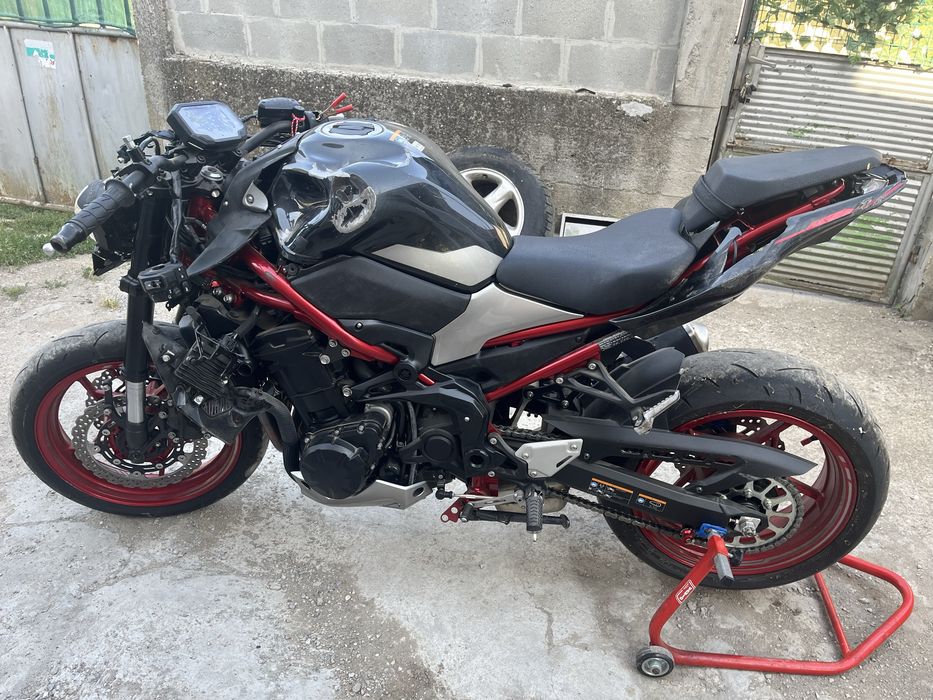 Kawasaki z900 713km