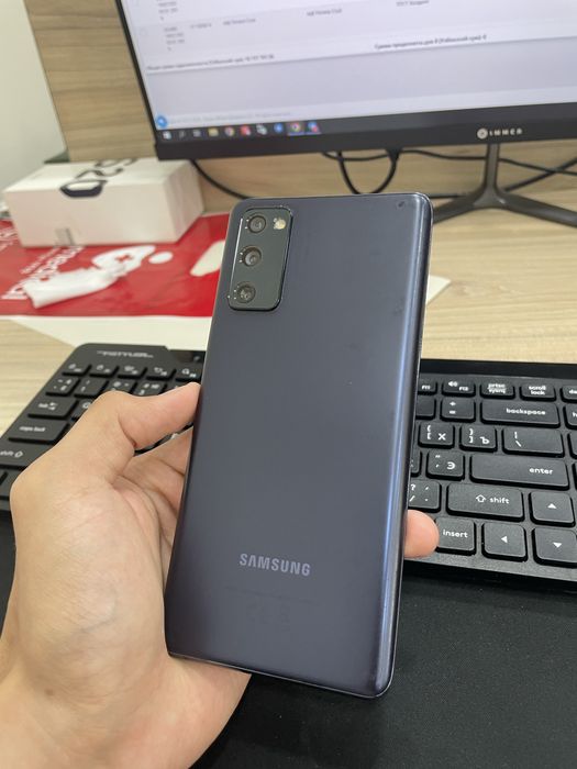 Samsung S20 FE  6/128