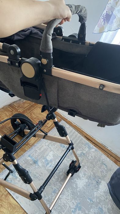 Детская коляска Hello Baby