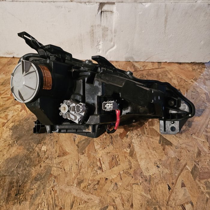 TOYOTA GT 86 Преден ляв фар