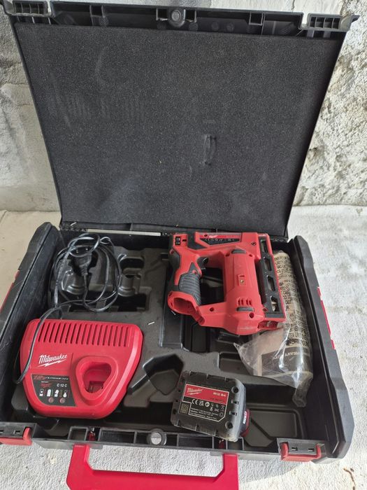 Capsator Milwaukee M12  BST