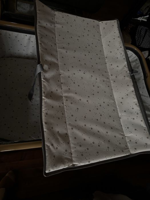 Манеж при кроватнвй