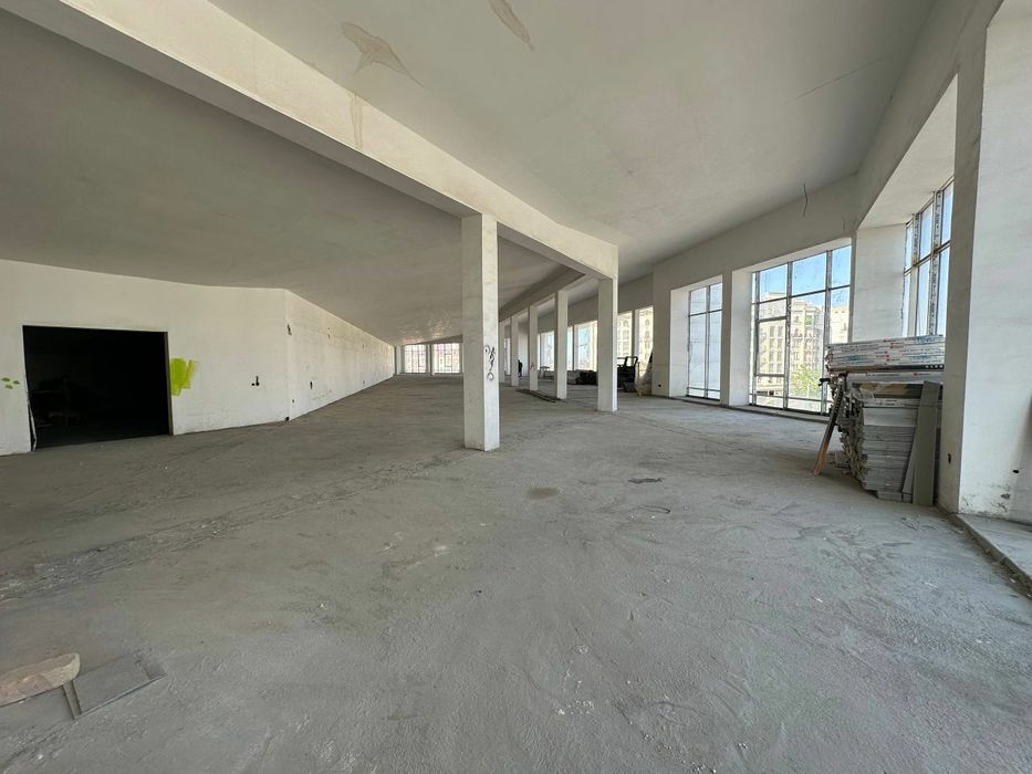 Продаётся помещение Яшнабадский район Паркентский  1 Линия 1500м²