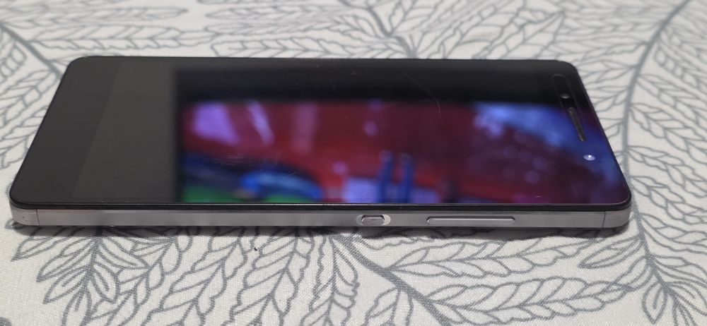 Telefon Honor 7 (model PLK-L01)