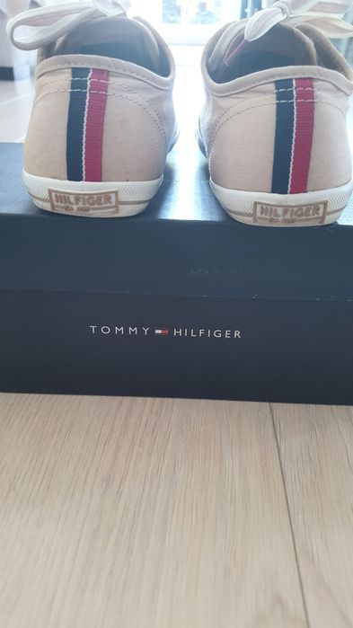 TOMMY HILFIGER sneakers dama textil bej marime 37 st f buna Curier OLX