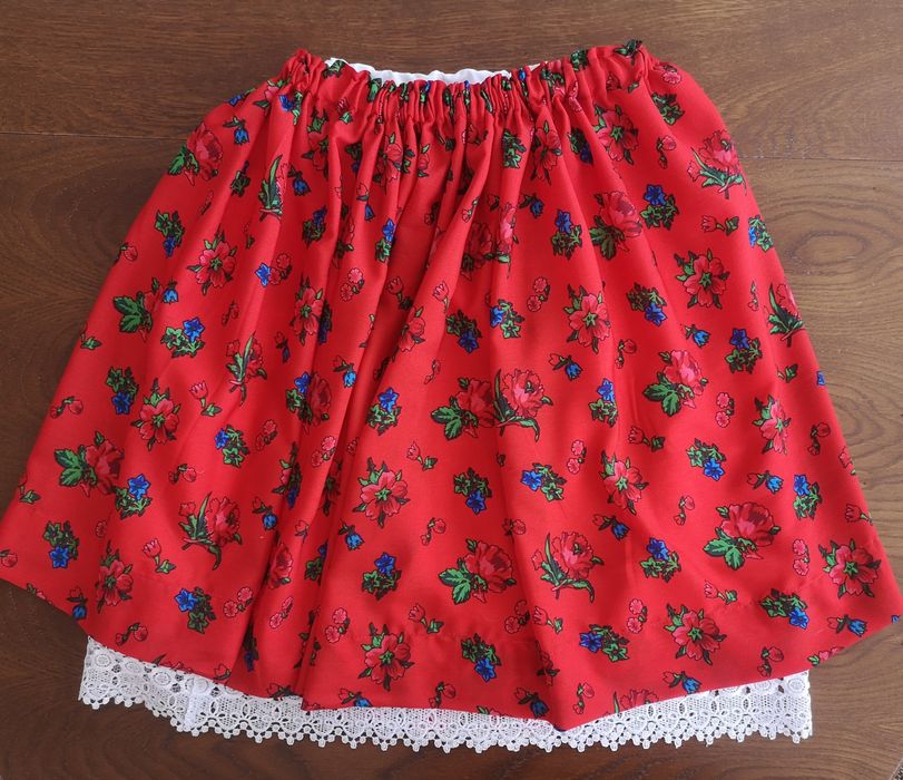 Costum popular complet pentru femei de Maramures rosu