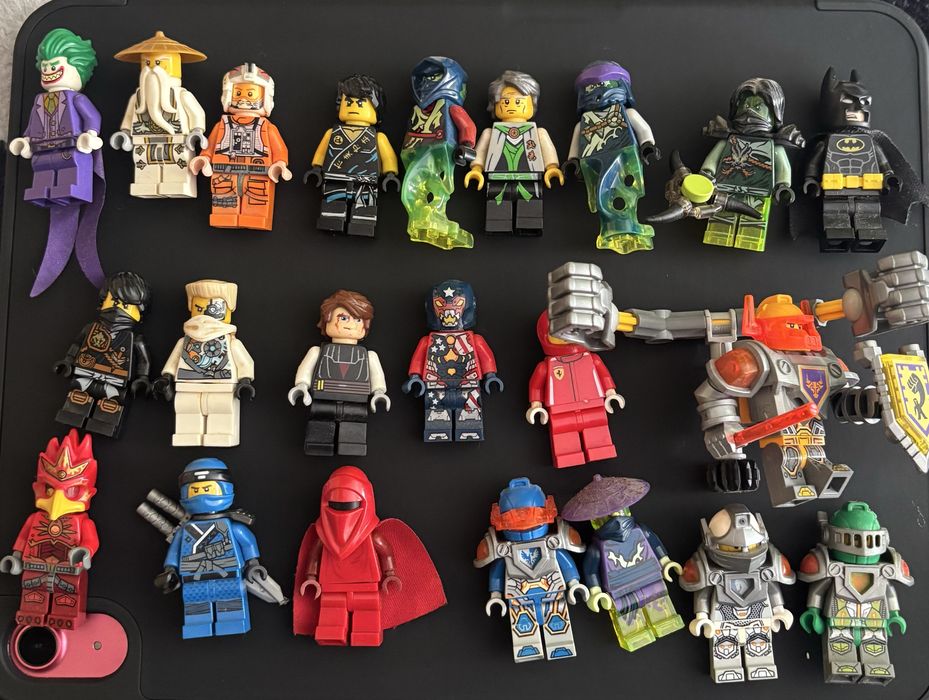 Vanzare diverse figurine Lego