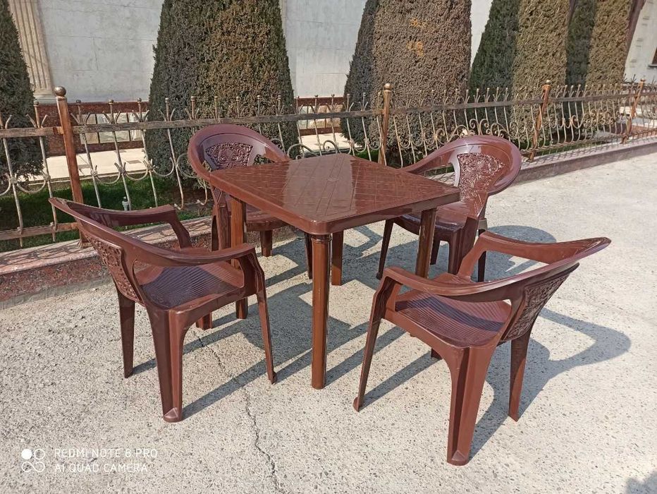 Качественные столы со стульями на 4 человека для дачи и кафе