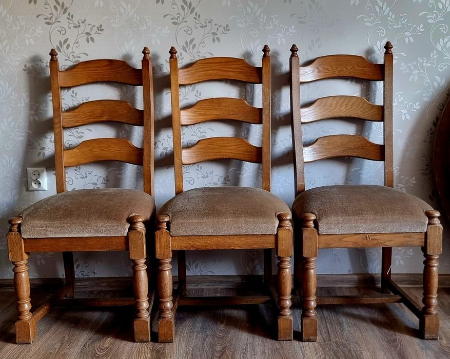 Scaune din lemn masiv de stejar