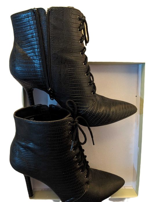 Botine negre H&M, mărimea 38, cu șiret, toc 9 cm, ca noi